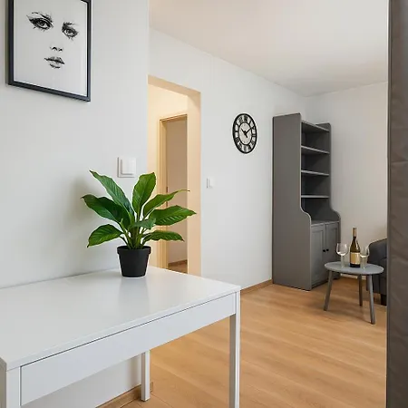 Apartment Cozy Apartment In City Center *